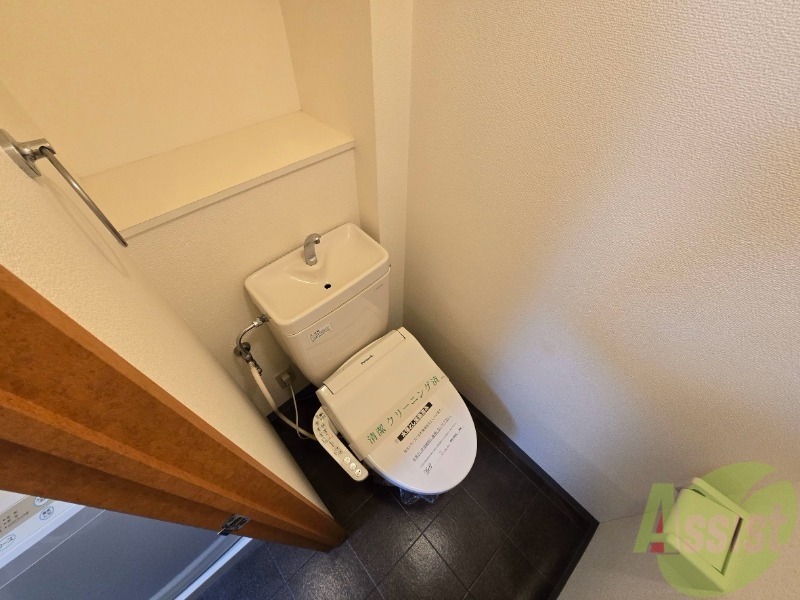 トイレ　こちらはトイレです。清潔感があり、安心して使用できます。