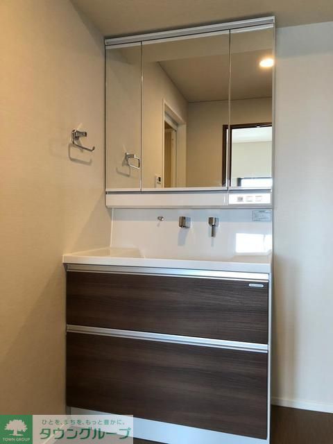 洗面設備　※写真は同タイプ住戸です。