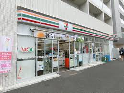 コンビニ　セブン-イレブン 中野本町４丁目店（コンビニ）まで290m