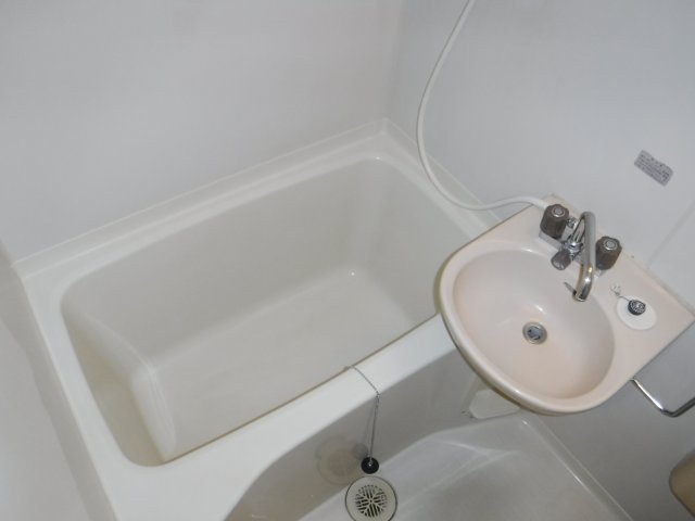 バス・シャワールーム　他のお部屋の参考写真となります。