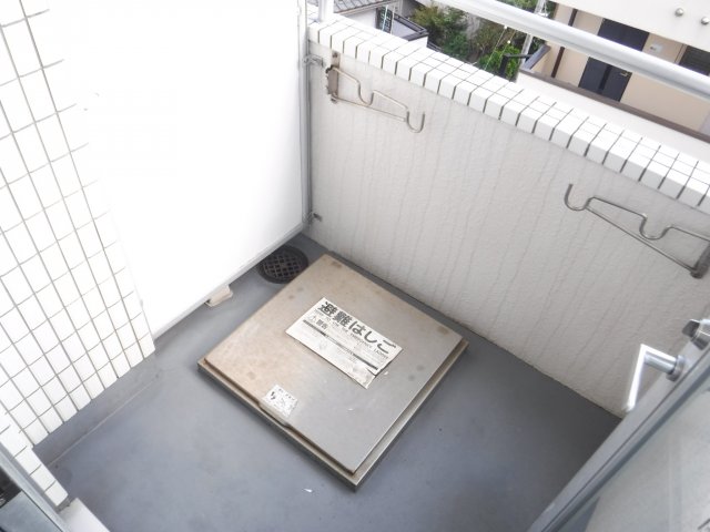 バルコニー　他のお部屋の参考写真となります。