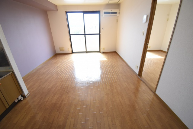 居室・リビング　写真は別のお部屋です
