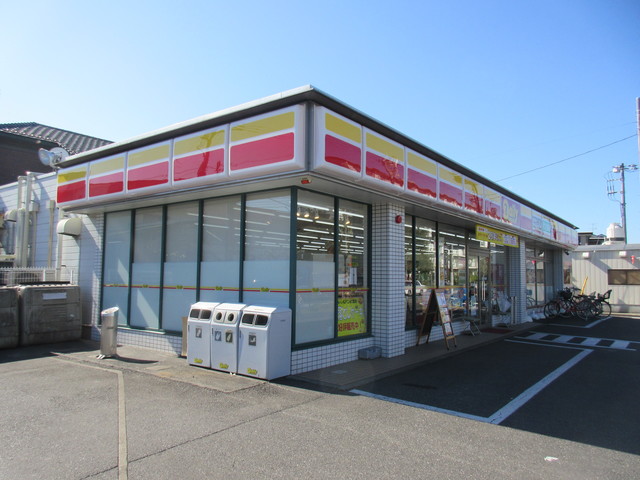 コンビニ　デイリーヤマザキ（コンビニ）まで308m