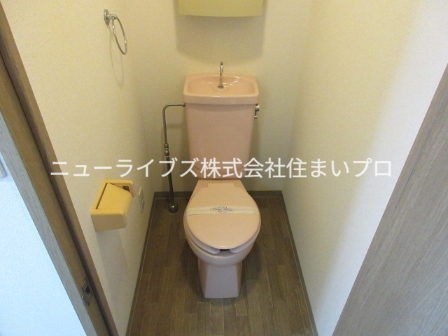 京阪本線 寝屋川市駅 徒歩10分 8階建 築28年のトイレ写真