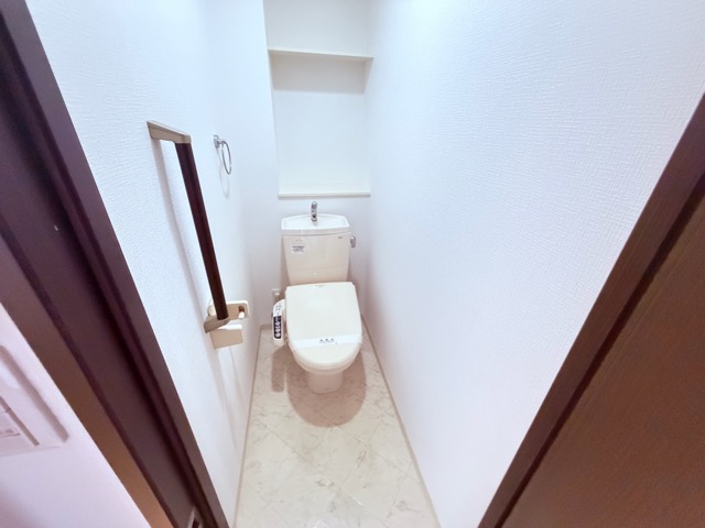 メゾンなかIIのトイレ写真