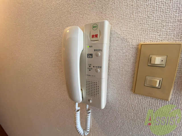 セキュリティ　来客時、確認しないで扉を開けないように気を付けてくださいね