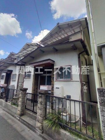 布市町4丁目貸家