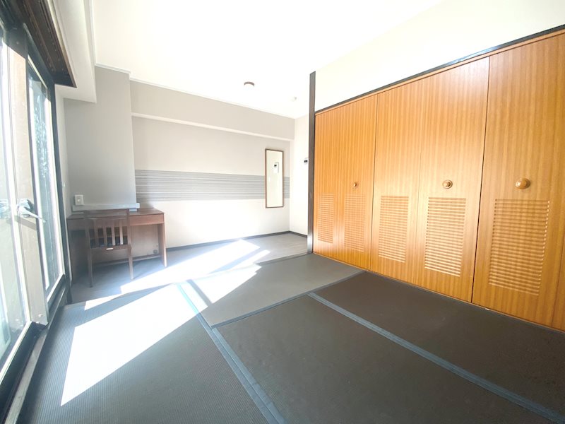 居室・リビング　写真は別の部屋です。