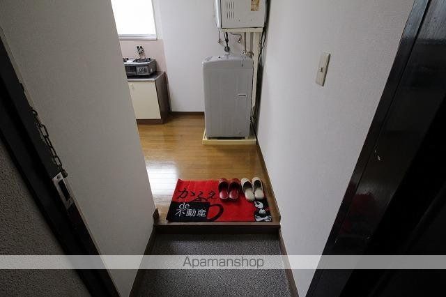 地下鉄七隈線 薬院大通駅 徒歩6分 3階建 築46年の玄関写真