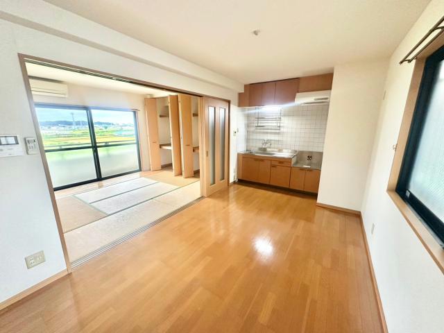 宮崎市 4階建 築26年の居間写真