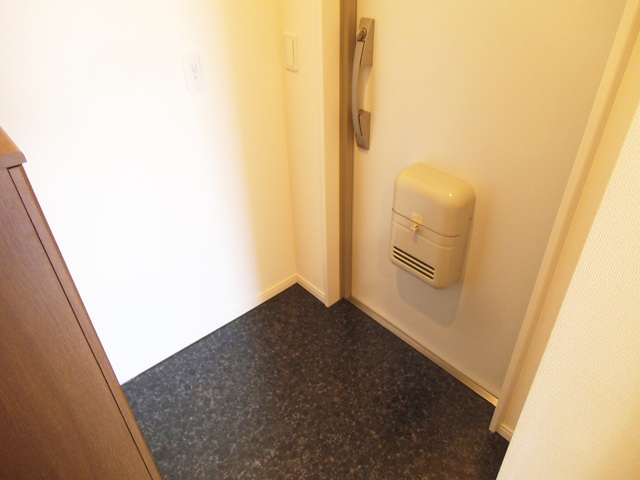 玄関　玄関はこのようになっております♪