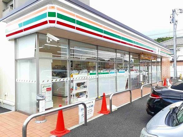 コンビニ　セブンイレブン　一宮本町４丁目（コンビニ）まで300m