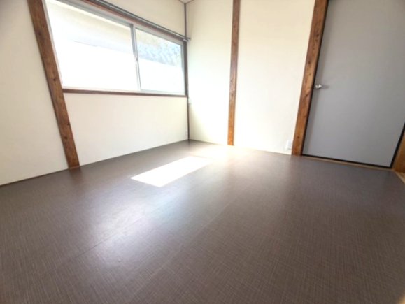 佐紀町吉崎貸家の居間写真