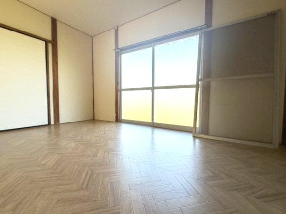佐紀町吉崎貸家の居間写真