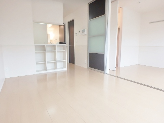 居室・リビング　別部屋参考写真です