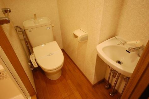 トイレ　使い勝手が良い洗面一体型☆