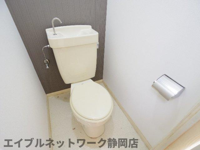 【静岡市葵区籠上のアパートのトイレ】
