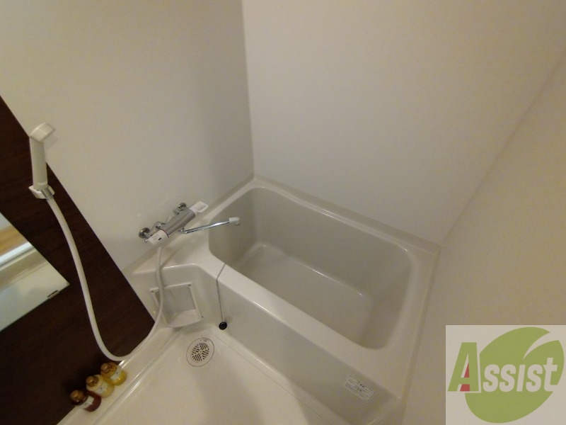 バス・シャワールーム　お風呂です。ゆっくりお風呂につかるのも体に良いですね～