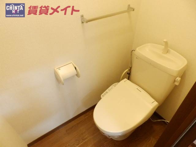 【松阪市嬉野中川町のアパートのトイレ】