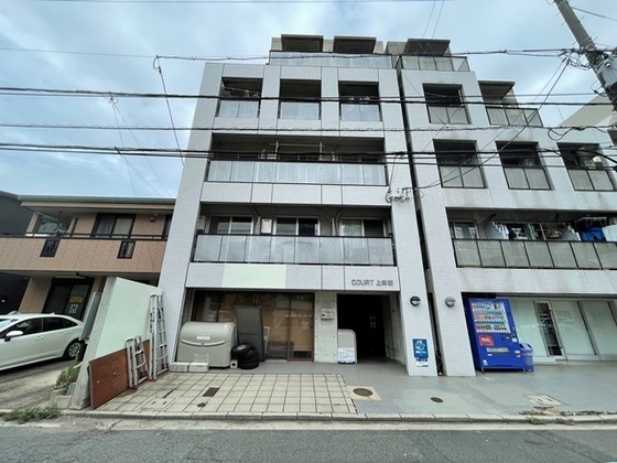 広島市南区上東雲町のマンションの建物外観