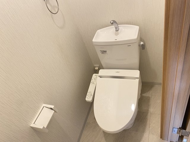 【刈谷市大正町のアパートのトイレ】