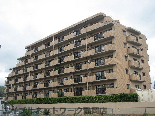 静岡市葵区長沼のマンションの建物外観