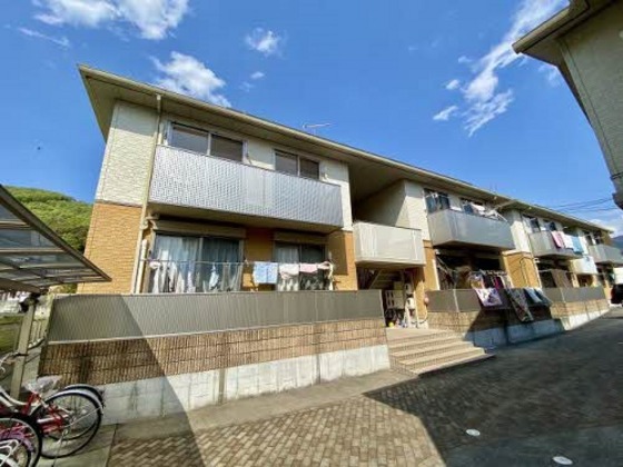 広島市安芸区瀬野のアパートの建物外観