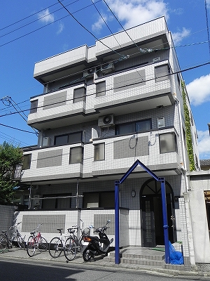 京都市左京区田中大久保町のマンションの建物外観