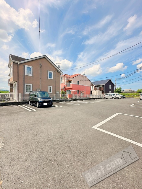 【紀の川市貴志川町神戸のアパートの駐車場】