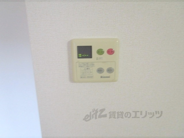 その他設備　給湯器リモコン