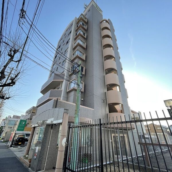 名古屋市昭和区檀溪通のマンションの建物外観