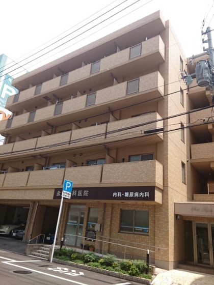 岡山市北区中山下のマンションの建物外観