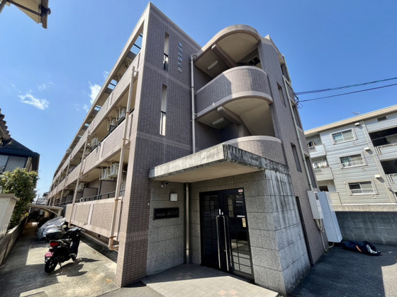 安芸郡海田町南本町のマンションの建物外観