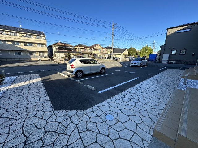 【邑楽郡大泉町坂田のアパートの駐車場】