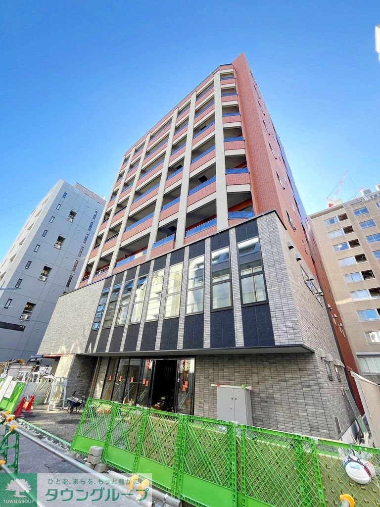 【横浜市中区相生町のマンションの建物外観】