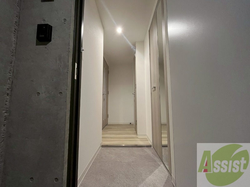 玄関　玄関の様子です。明るい印象ですね。気分もあがりそう。