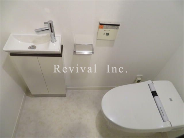 トイレ　もちろんウォシュレット付き