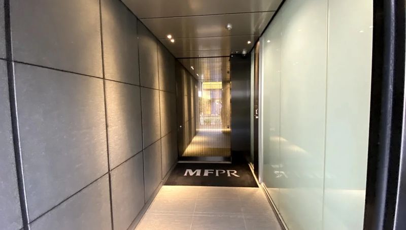 エントランス　エントランス