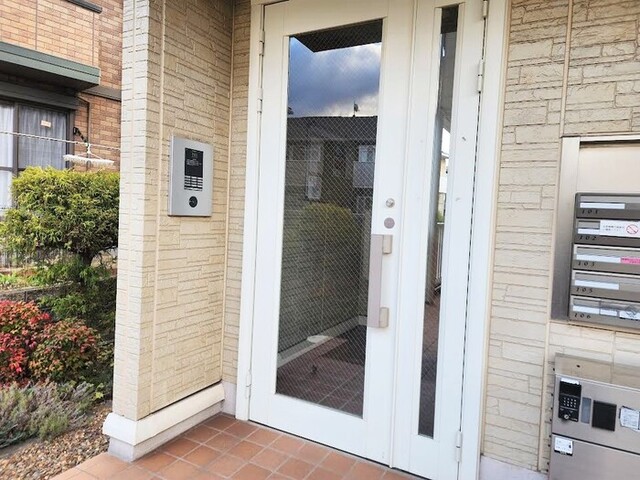 エントランス　オートロックドア