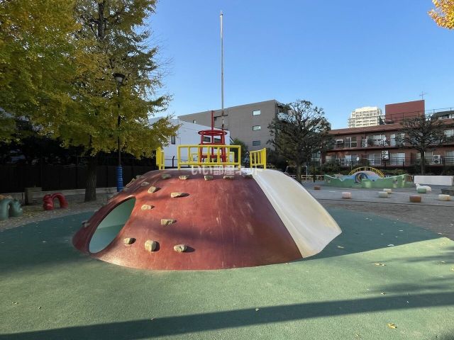 公園　新宿区立加賀公園（公園）まで598m