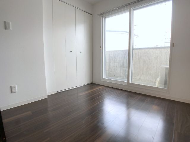 その他　※写真は別号室です。