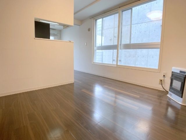 居室・リビング　※写真は別号室です。