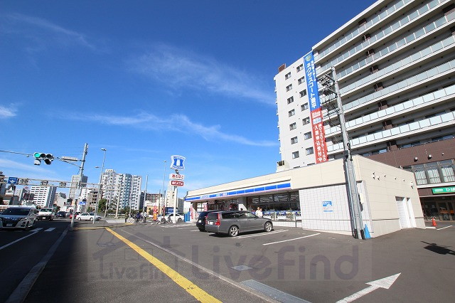 コンビニ　ローソン札幌豊平3条一丁目店（コンビニ）まで10m