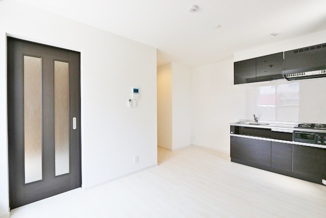 居室・リビング　新築のオシャレなアパートです