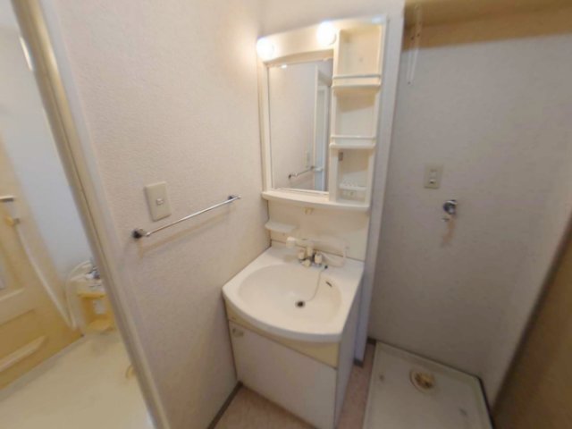 洗面設備　脱衣スペースもあります