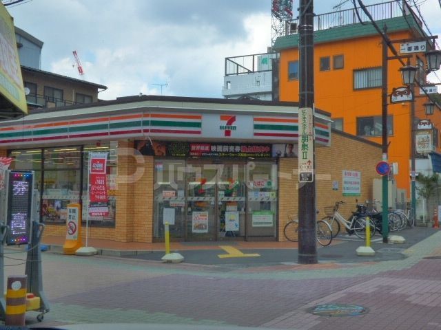 コンビニ　セブンイレブン草加駅前1番通り店（コンビニ）まで100m