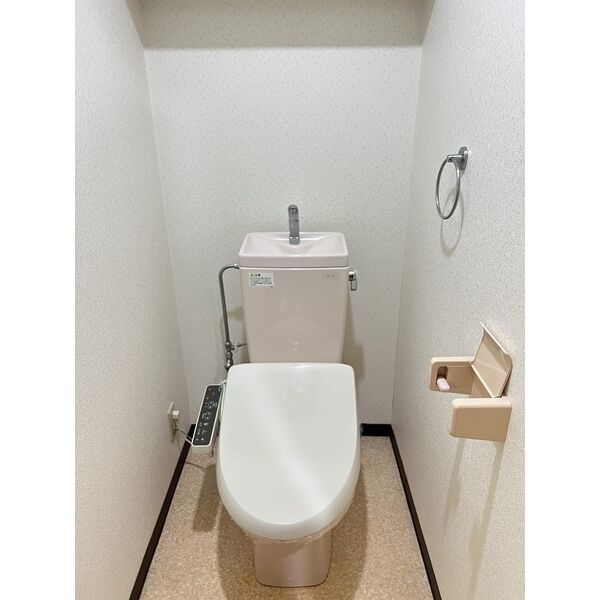 トイレ　※別室の参考写真の為、現況優先です。