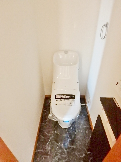 トイレ　同じ建物の参考写真です。