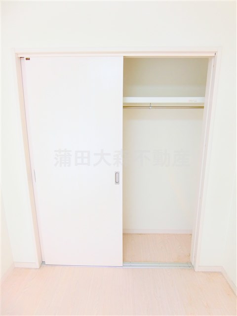 収納　大きな収納　クローゼット 引き戸ですとデッドスペースが少なく