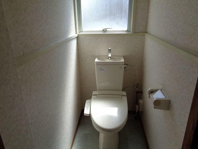 トイレ　写真は以前の物です現状優先